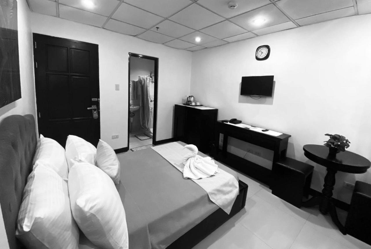 Amax Inn Makati Makati City Exterior foto