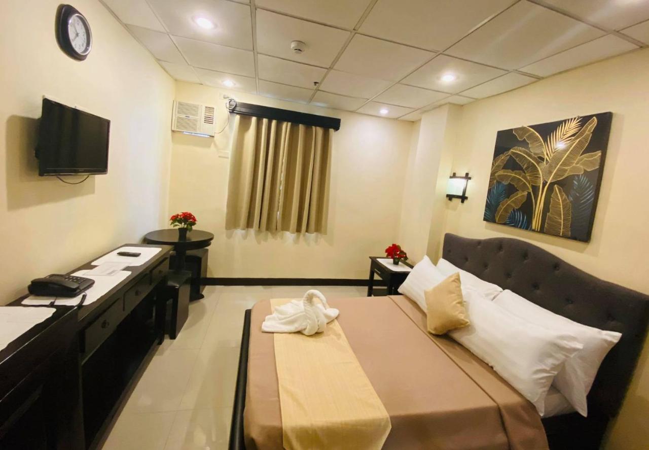 Amax Inn Makati Makati City Exterior foto