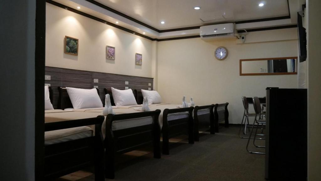 Amax Inn Makati Makati City Exterior foto