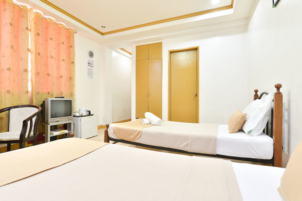 Amax Inn Makati Makati City Exterior foto